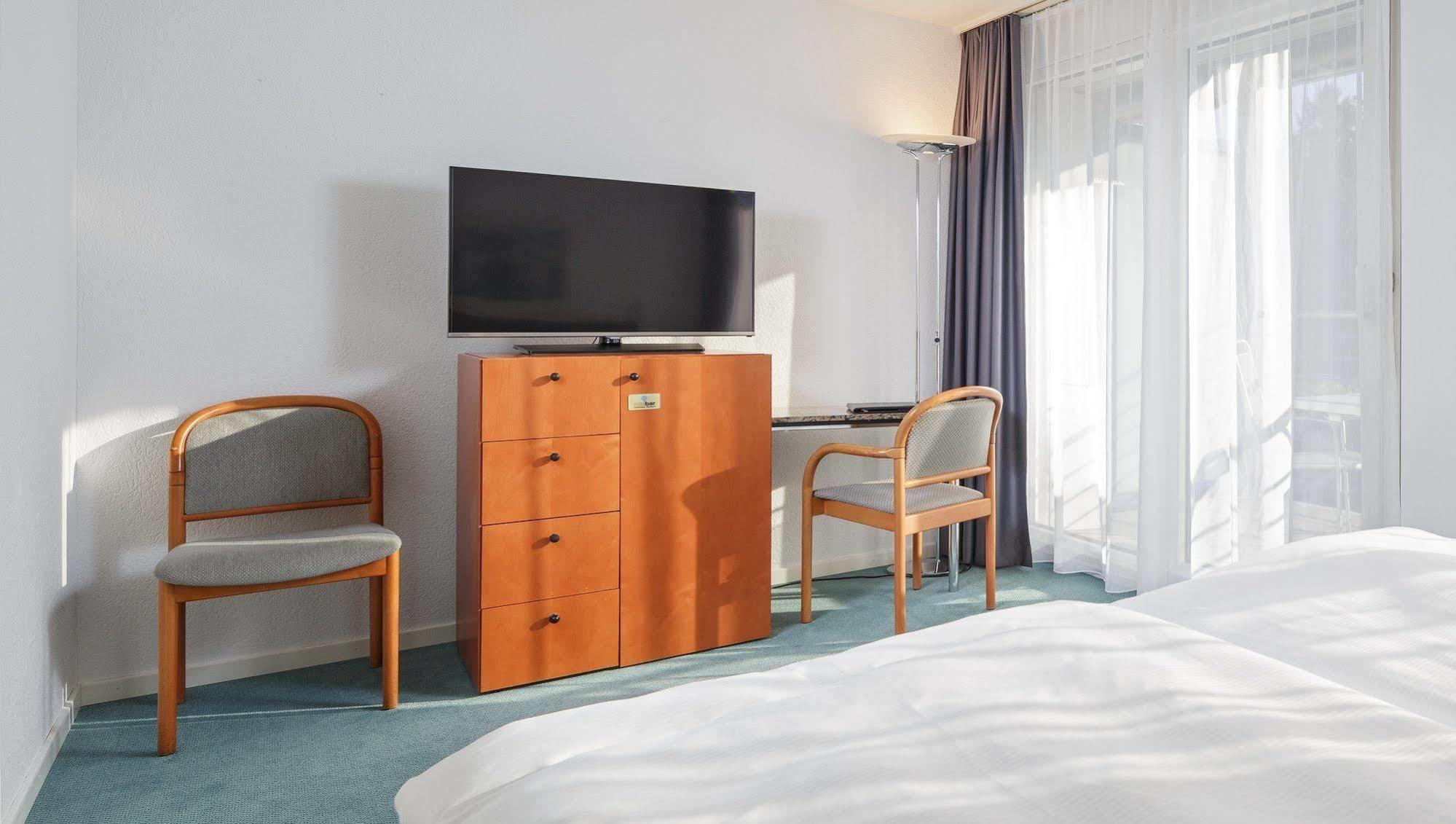 Wellness Hotel Tenedo - Thermalquellen Resort Bad Zurzach Bagian luar foto
