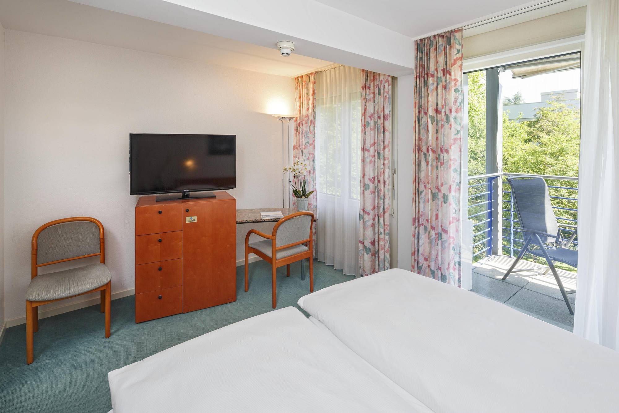 Wellness Hotel Tenedo - Thermalquellen Resort Bad Zurzach Bagian luar foto